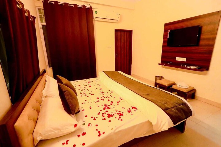 Room 13 of 23