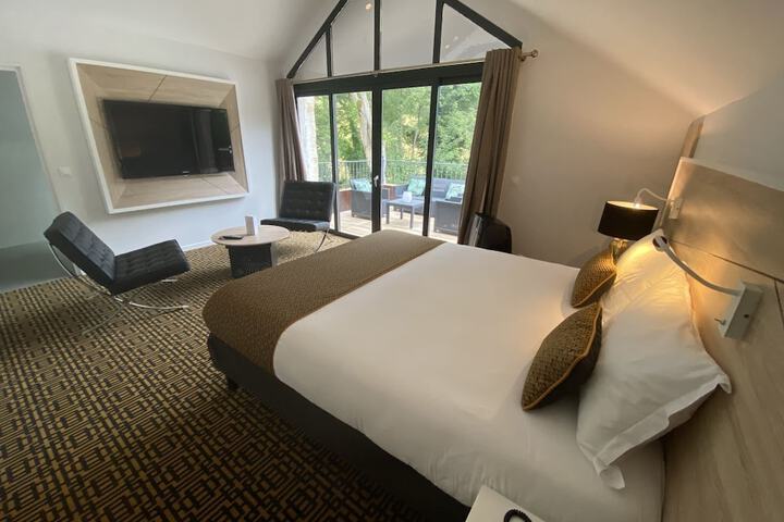 Room 9 of 39
