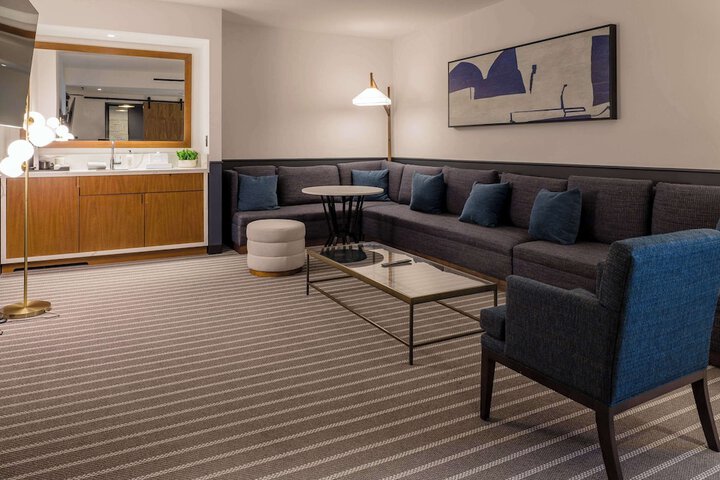 Room 52 of 90