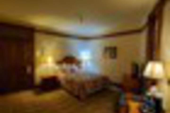 Room 11 of 150