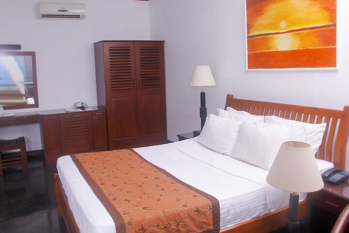Room 7 of 38