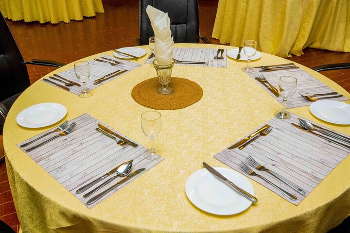 Dining 19 of 24