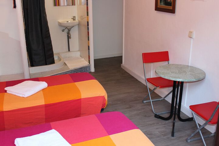 Room 4 of 12