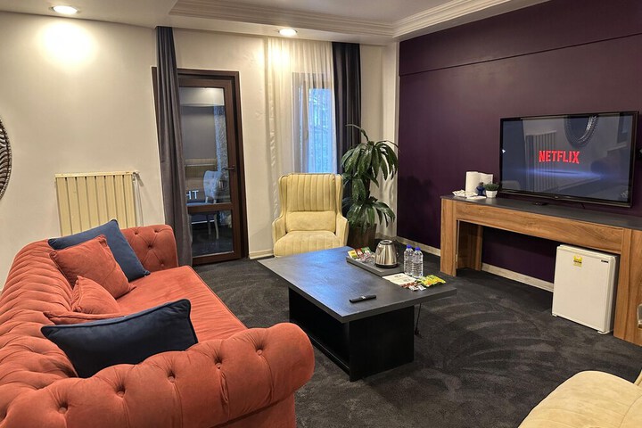 Room 49 of 104