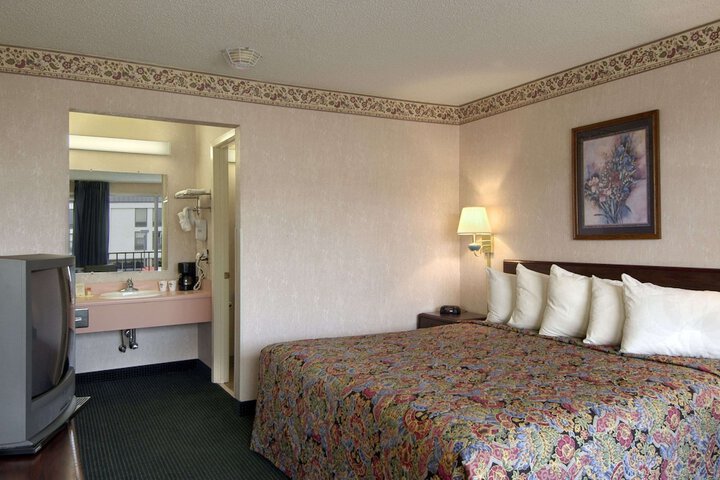 2 Queen Beds (6 of 13)