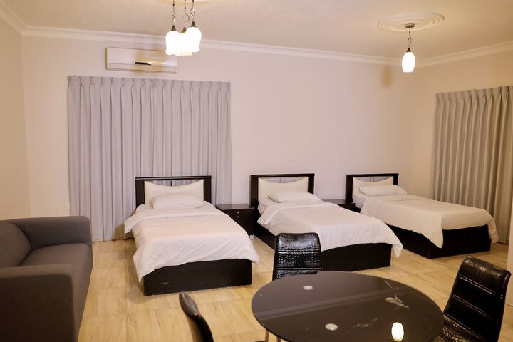 Room 6 of 21