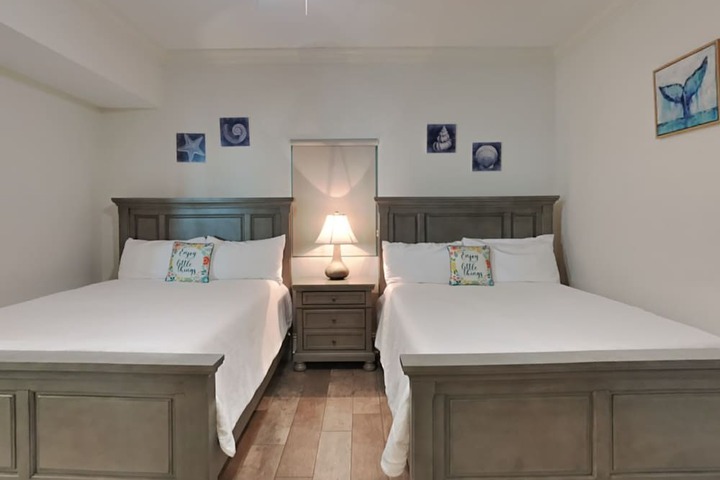 Room 13 of 34