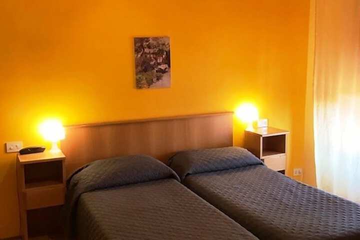 Room 9 of 73
