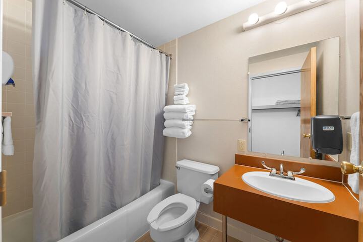 Room 34 of 68