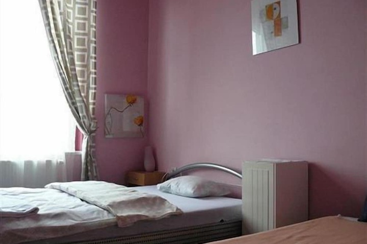 Room 4 of 14