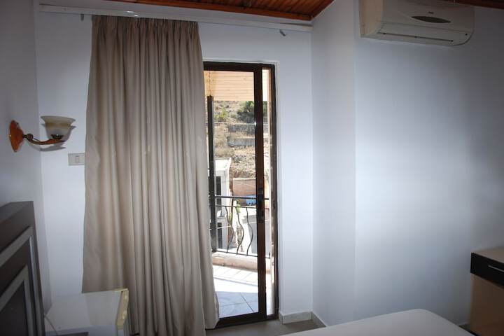 Room 16 of 43