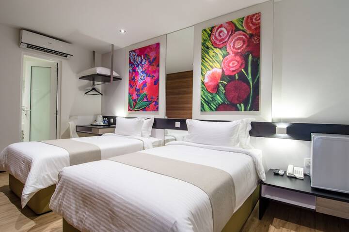 Room 28 of 38