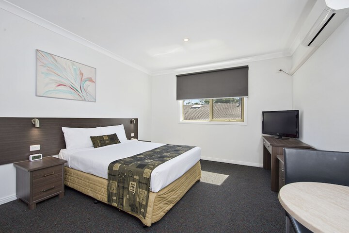 Room 4 of 29
