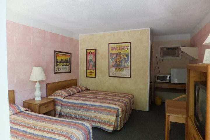 Room 17 of 32