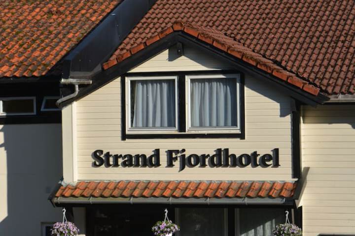 Hotel 93 of 102