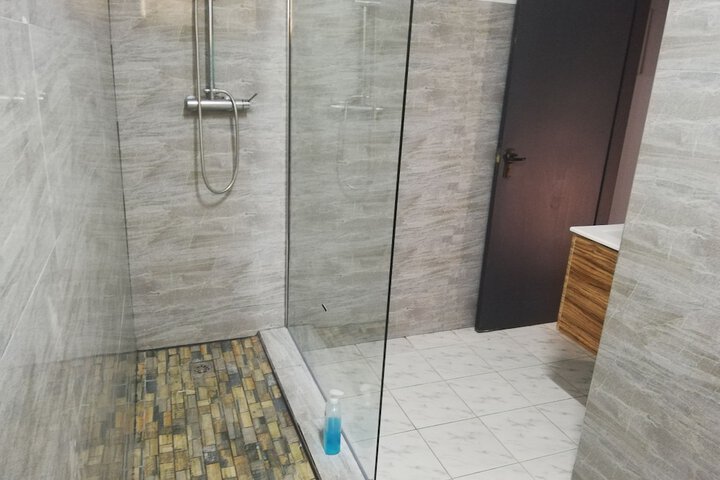 Room 7 of 11
