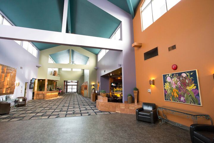 Entrance & Lobby