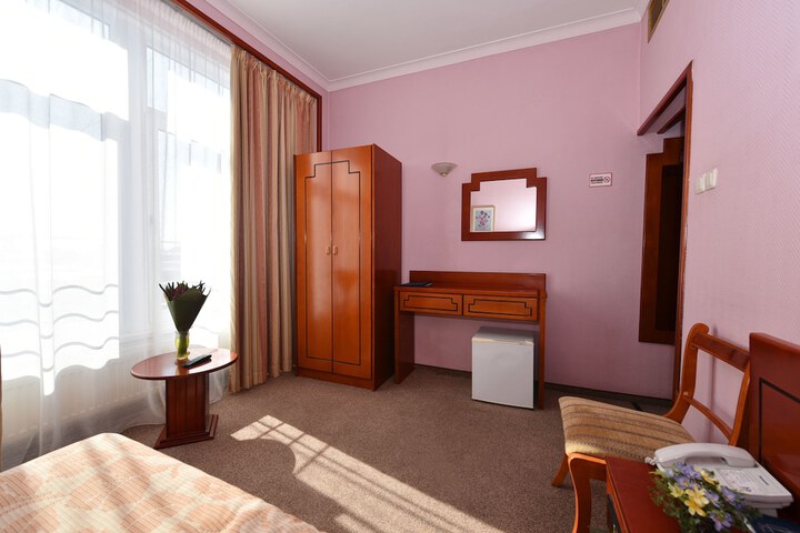 Room 18 of 97