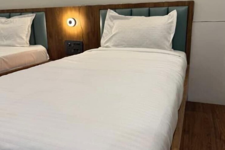 Room 6 of 36
