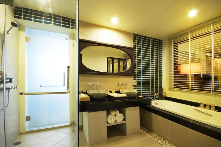 Room 28 of 41