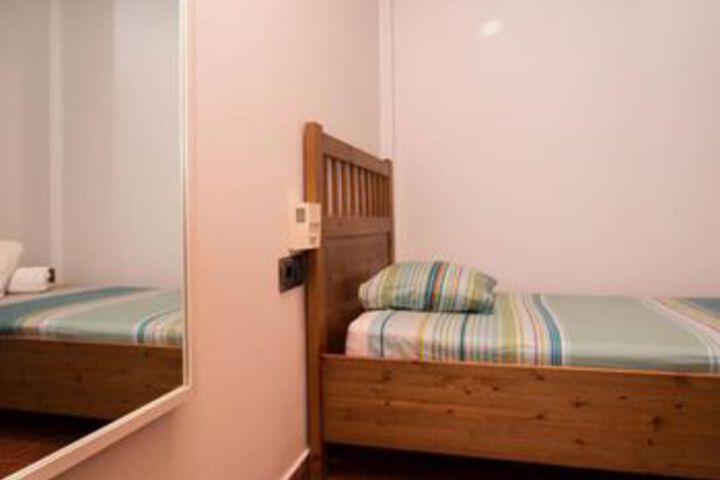 Room 45 of 140