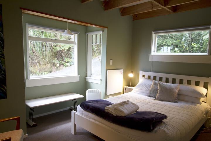 Room 5 of 27
