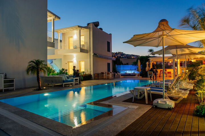 Pool Hotel