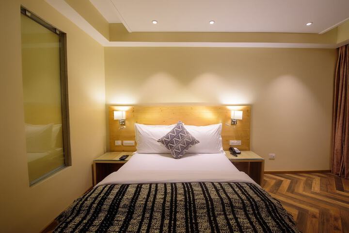 Room 10 of 53