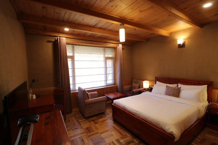 Room 52 of 179