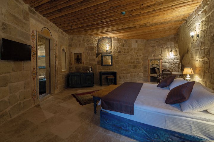 Room 3 of 40