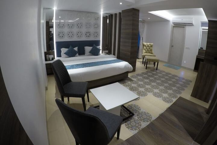 Room 7 of 24