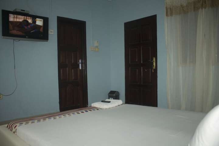 Room 7 of 49