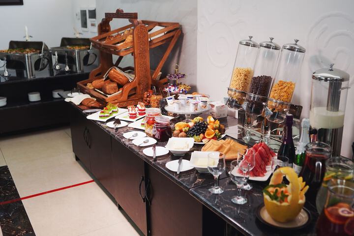 Dining 55 of 78