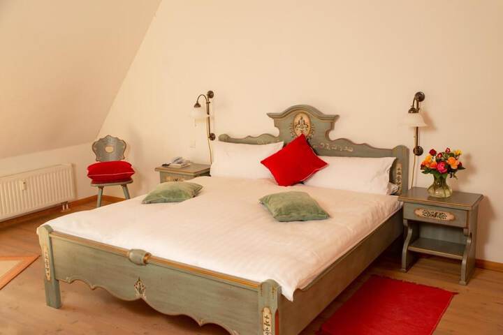 Room 9 of 50