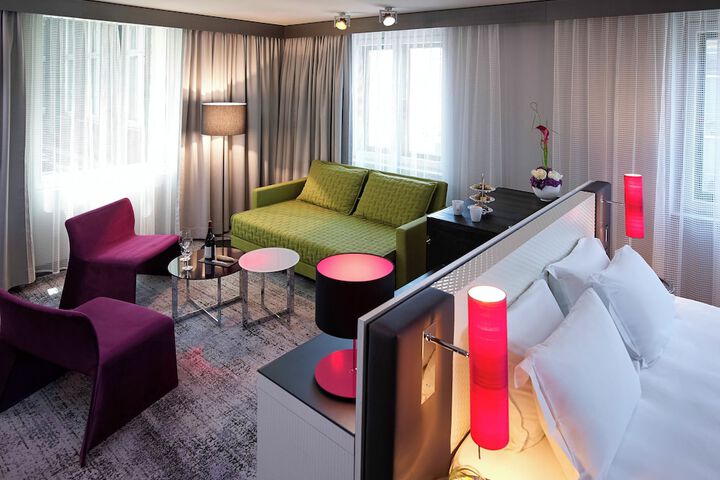 Room 91 of 215