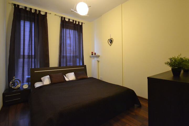 Room 2 of 38