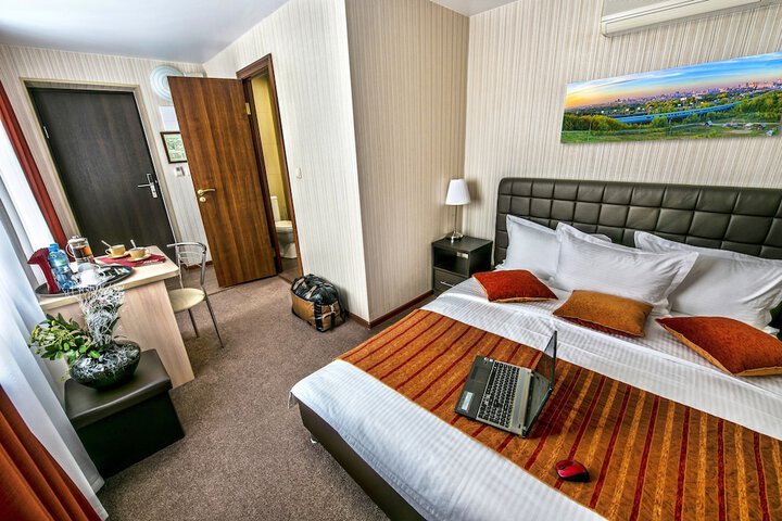 Room 34 of 68