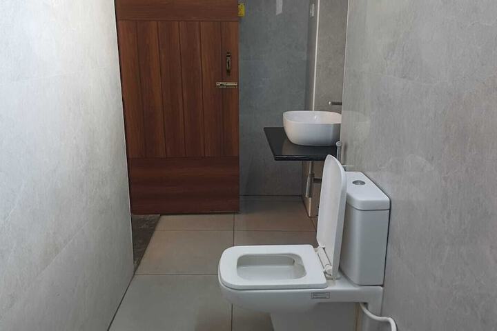 Room 47 of 95