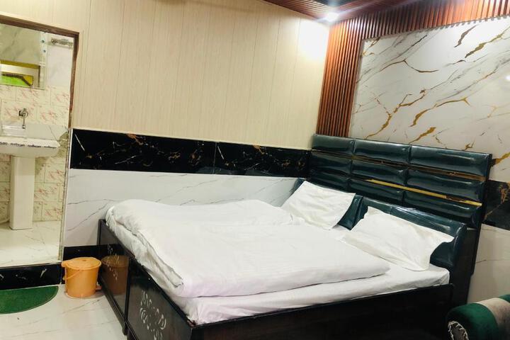 Hotel Him darshan