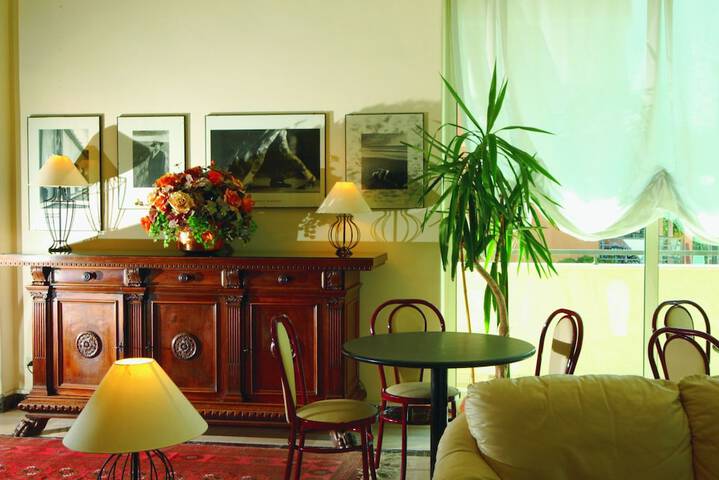 Lounge 59 of 70