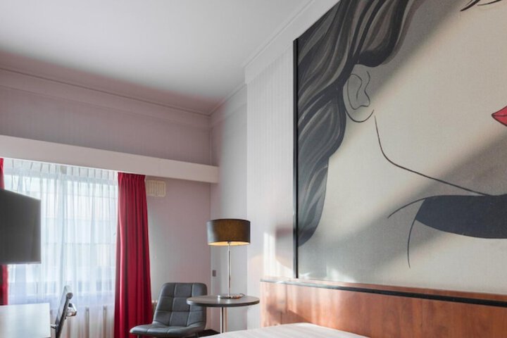 Room 14 of 50