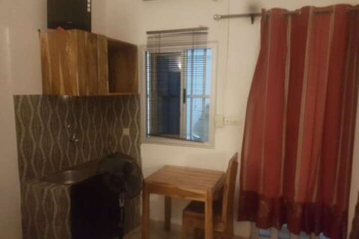 Room 9 of 40