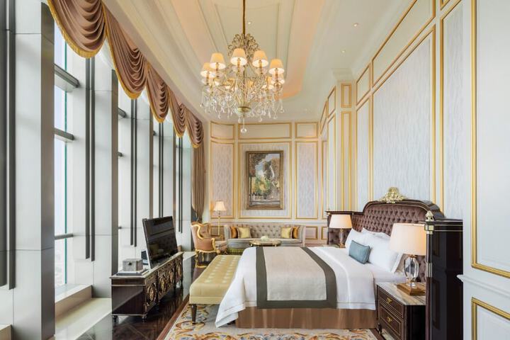 Room 30 of 106