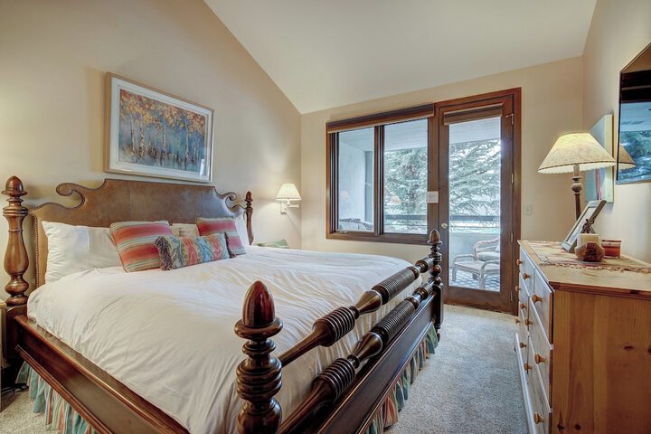 Room 43 of 493