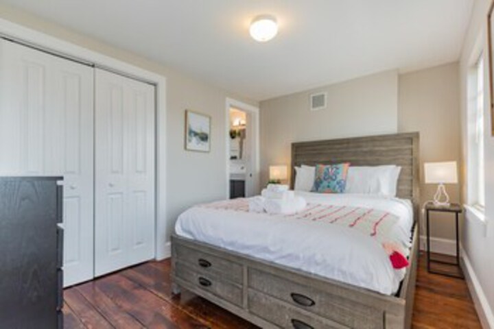 Room 34 of 40