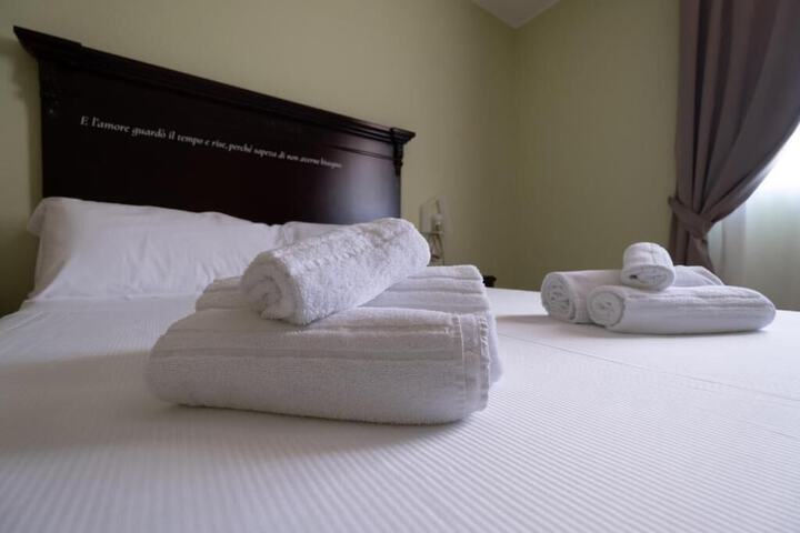 Room 4 of 46