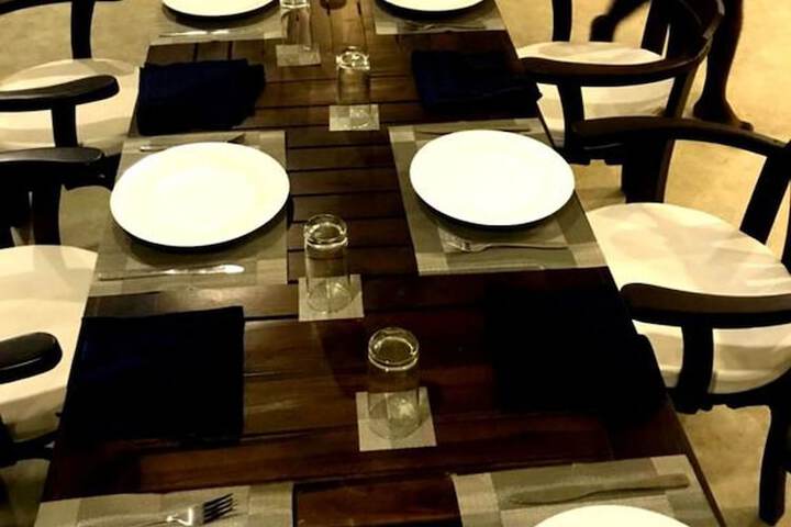 Dining 4 of 10