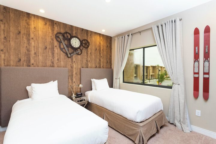 Room 46 of 107