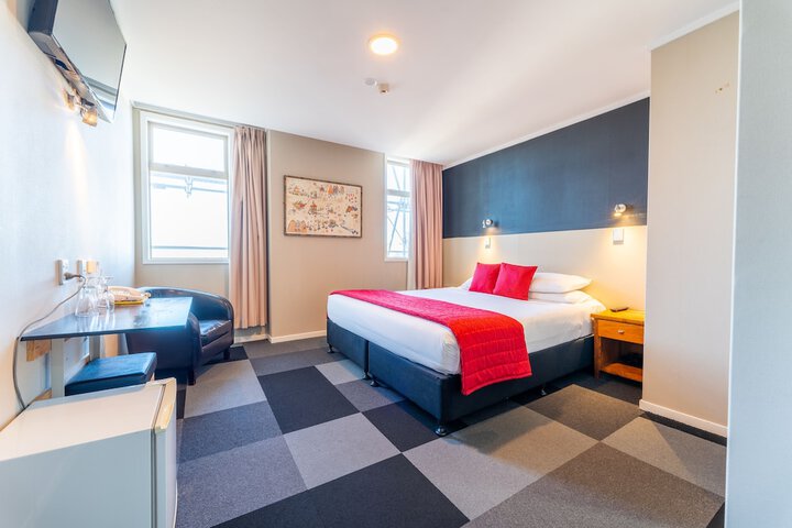 Room 18 of 53