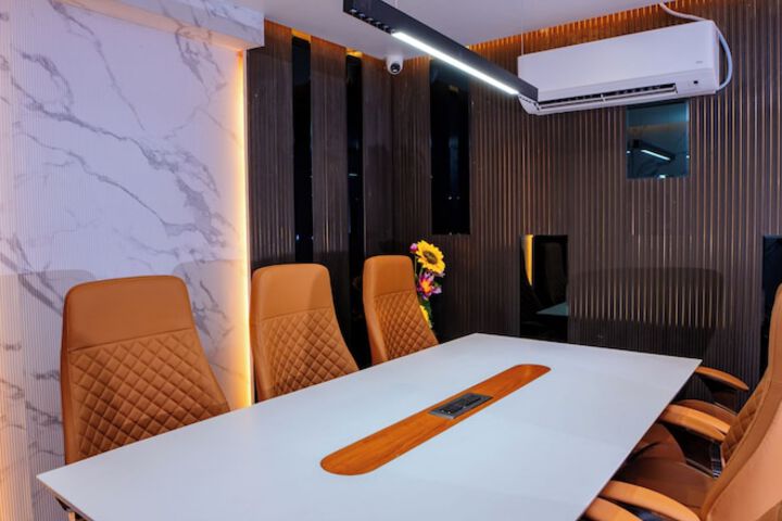 Business Center 68 of 74